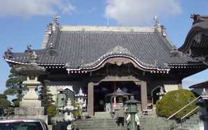 Hachi ju hachi ka sho junrei (八十八ヶ所巡礼) le pèlerinage de 88 temples à Shikoku Accès à la galerie du temple : Idoji (井戸寺)